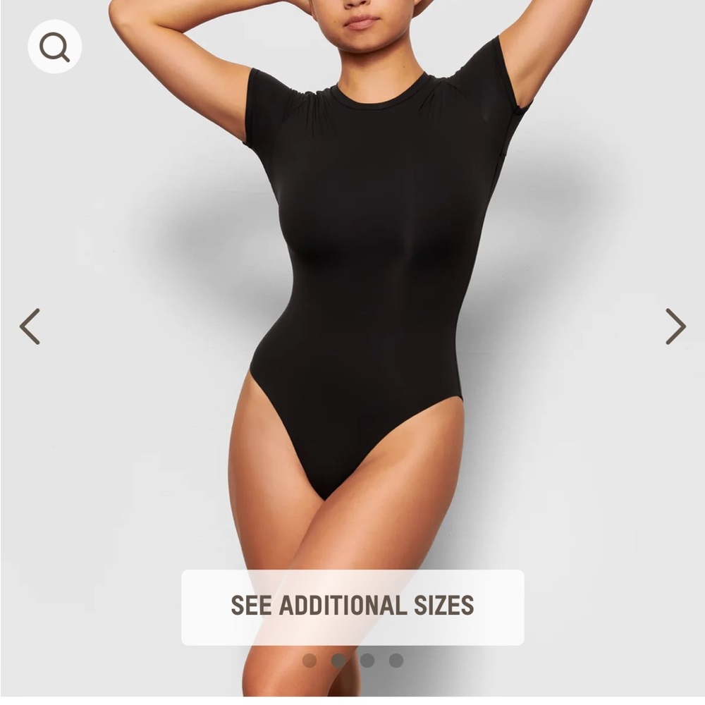 SKIMS FITS EVERYBODY T-SHIRT BODYSUIT